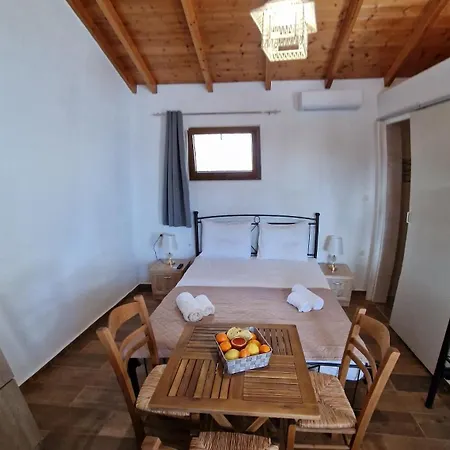 Lovely Place In 7 דירה Kamáres